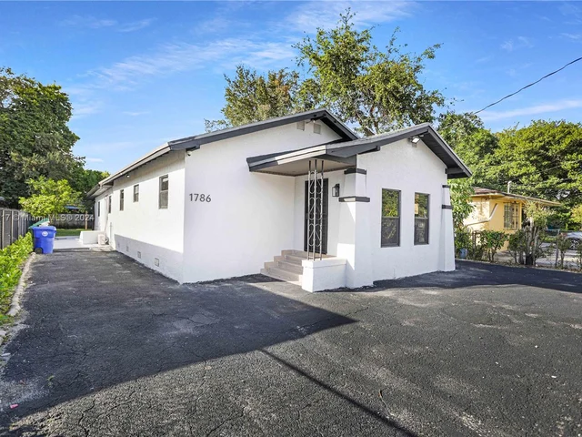 1786 NW 15th St, Miami FL 33125