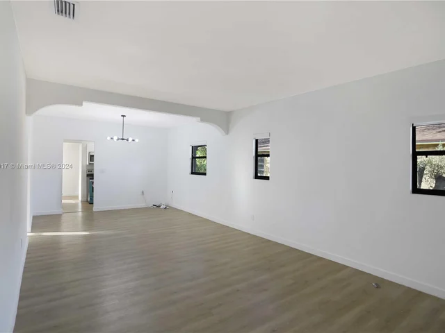 1786 NW 15th St, Miami FL 33125