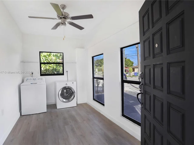 1786 NW 15th St, Miami FL 33125