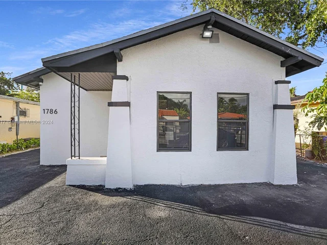 1786 NW 15th St, Miami FL 33125