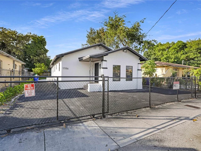 1786 NW 15th St, Miami FL 33125