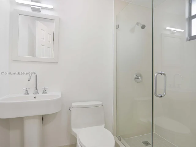 1786 NW 15th St, Miami FL 33125