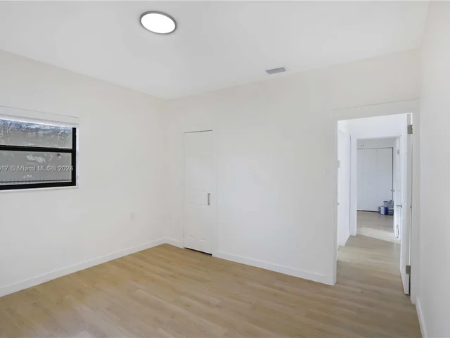 1786 NW 15th St, Miami FL 33125