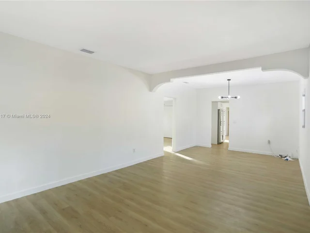 1786 NW 15th St, Miami FL 33125