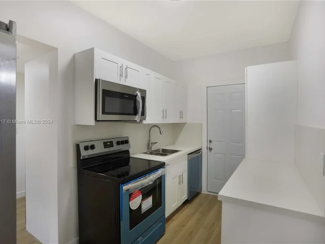 1786 NW 15th St, Miami FL 33125