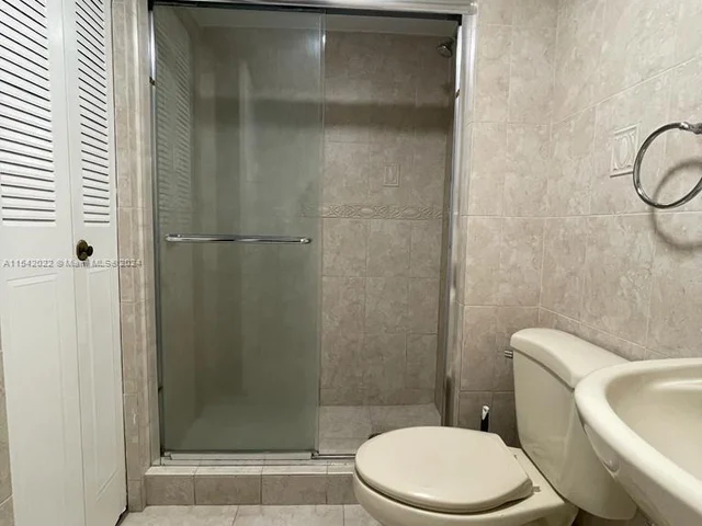 1351 NE Miami Gardens Dr # 423E, Miami FL 33179