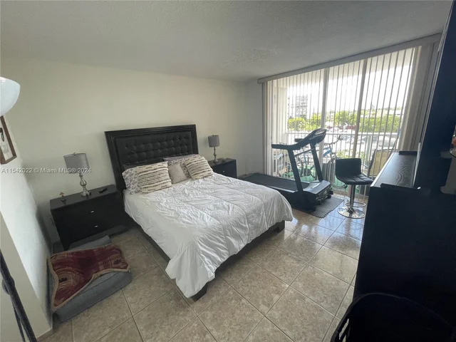 1351 NE Miami Gardens Dr # 423E, Miami FL 33179