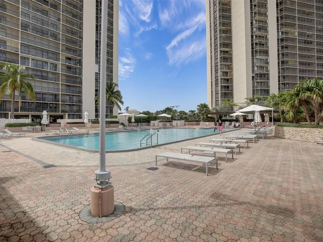 20335 W Country Club Dr # 2005, Aventura FL 33180