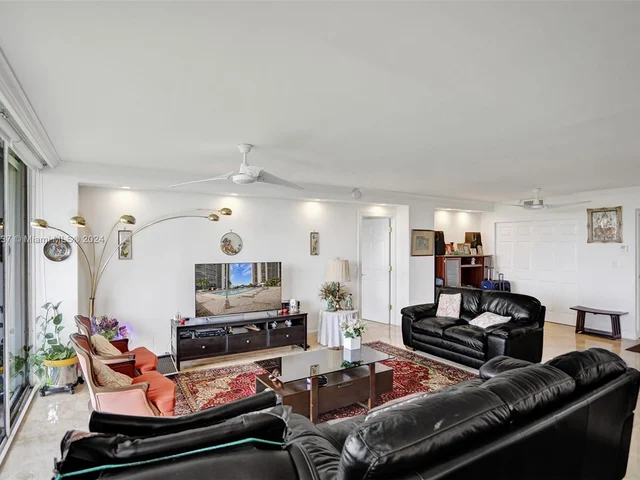 20335 W Country Club Dr # 2005, Aventura FL 33180