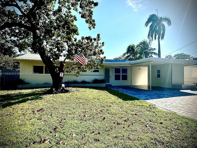 3042 Hayes St, Hollywood FL 33021