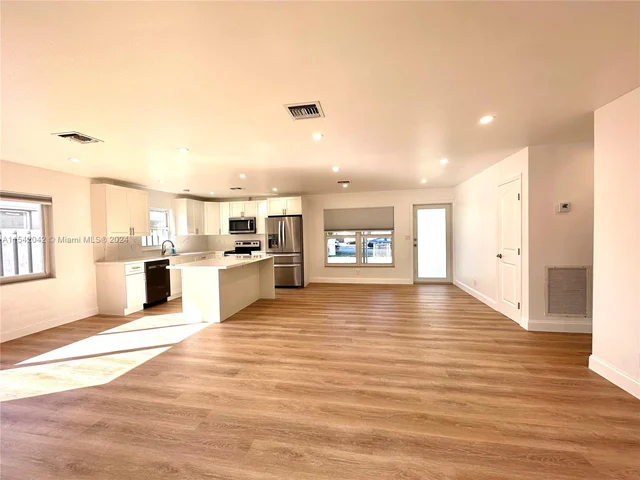 3042 Hayes St, Hollywood FL 33021