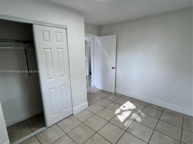 2580 NE 182nd Ter # 2582, North Miami Beach FL 33160