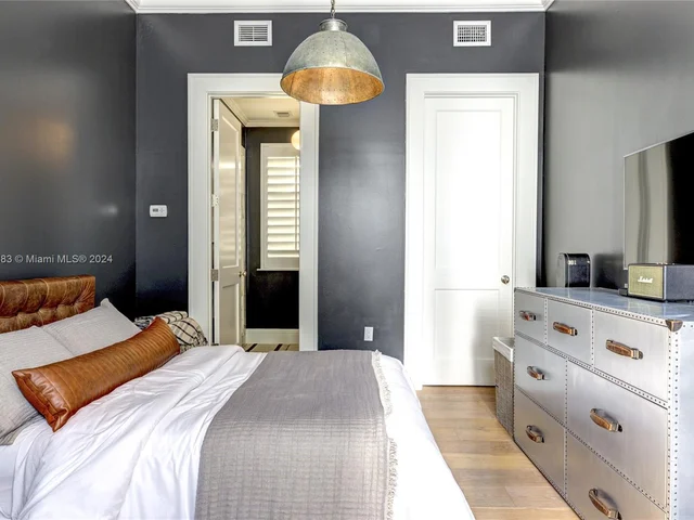 641 Almeria Ave # 641, Coral Gables FL 33134