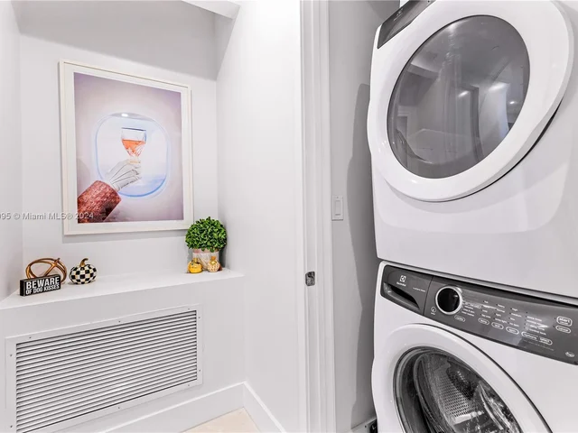 275 Giralda Ave # 6F, Coral Gables FL 33134