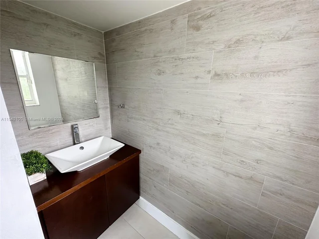 7055 Sunset Dr, Miami FL 33143