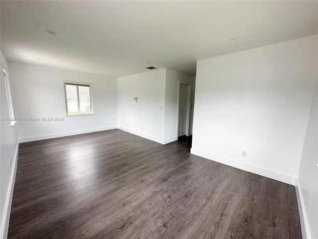 7055 Sunset Dr, Miami FL 33143