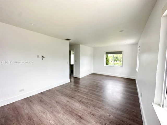 7055 Sunset Dr, Miami FL 33143