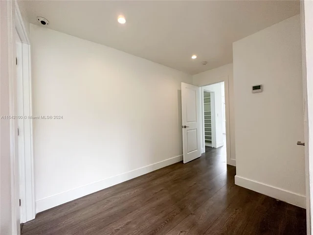 7055 Sunset Dr, Miami FL 33143