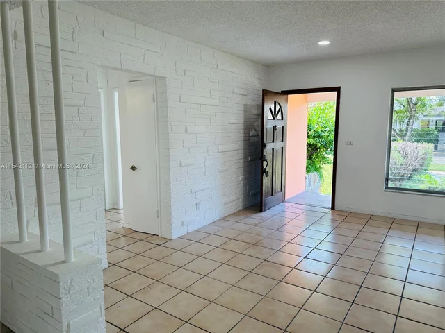 5705 SW 39st St., Miami FL 33155