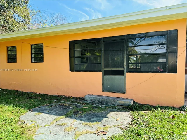 5705 SW 39st St., Miami FL 33155