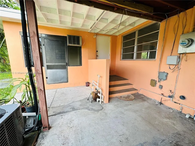 5705 SW 39st St., Miami FL 33155