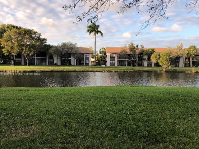 9827 NW 37th St # 4F, Sunrise FL 33351