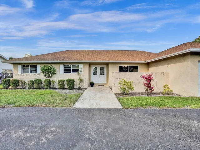 6801 SW 17th St, Plantation FL 33317