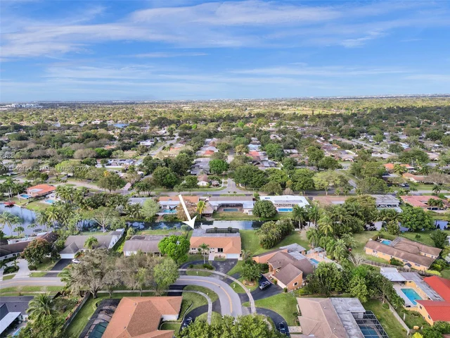 6801 SW 17th St, Plantation FL 33317