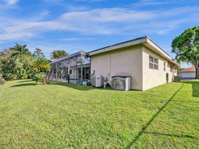 6801 SW 17th St, Plantation FL 33317