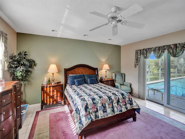 6801 SW 17th St, Plantation FL 33317