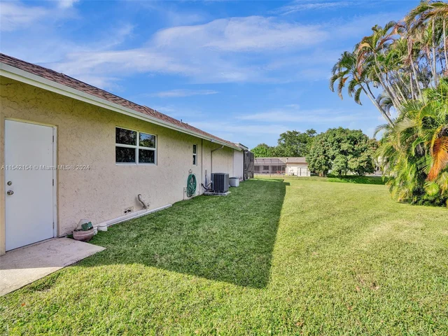 6801 SW 17th St, Plantation FL 33317