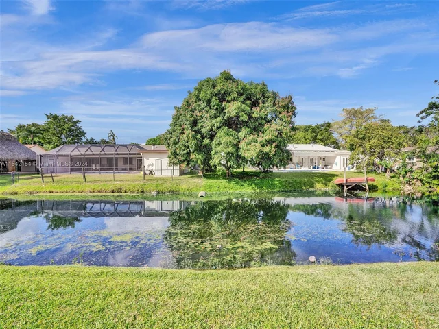 6801 SW 17th St, Plantation FL 33317