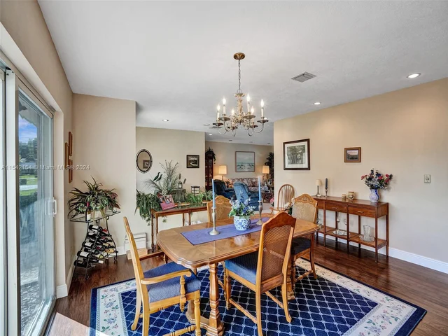 6801 SW 17th St, Plantation FL 33317