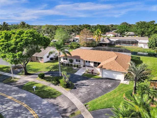 6801 SW 17th St, Plantation FL 33317