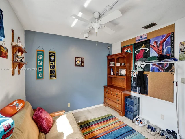 6801 SW 17th St, Plantation FL 33317