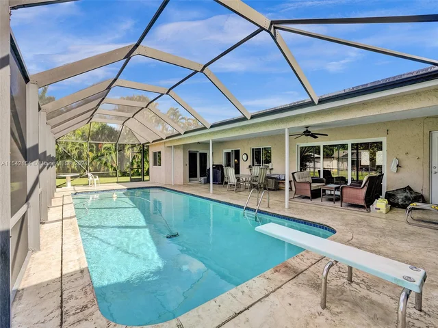 6801 SW 17th St, Plantation FL 33317