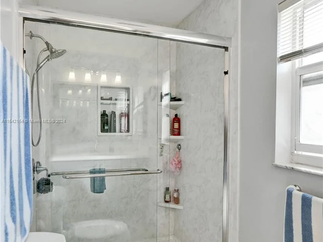 6801 SW 17th St, Plantation FL 33317