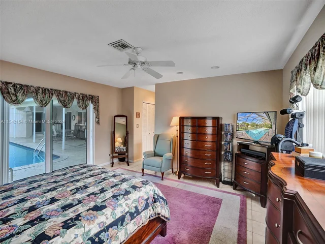 6801 SW 17th St, Plantation FL 33317