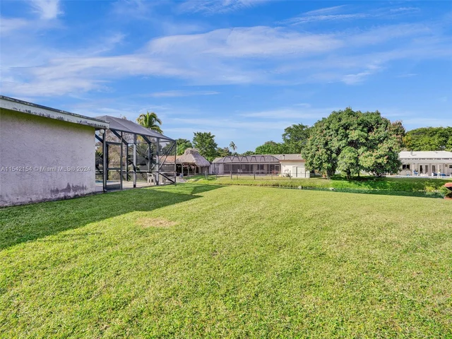 6801 SW 17th St, Plantation FL 33317