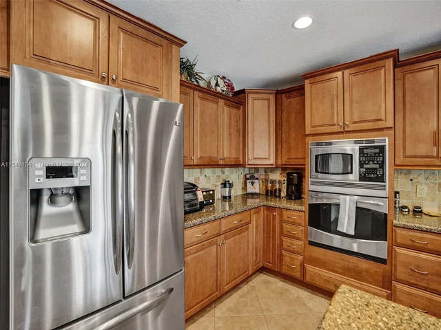 6801 SW 17th St, Plantation FL 33317