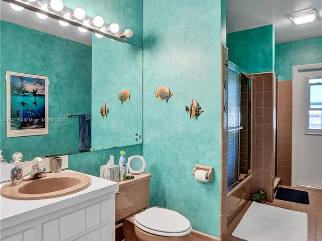 6801 SW 17th St, Plantation FL 33317