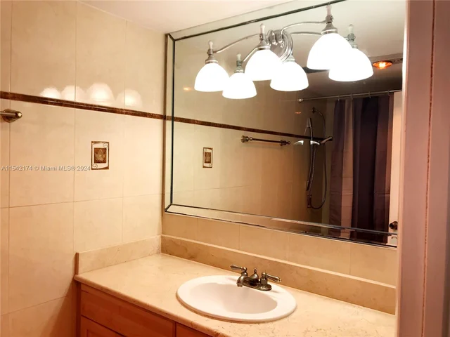 1965 S Ocean Dr # 16A, Hallandale Beach FL 33009