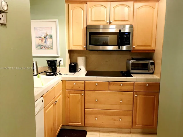 1965 S Ocean Dr # 16A, Hallandale Beach FL 33009