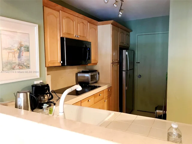 1965 S Ocean Dr # 16A, Hallandale Beach FL 33009