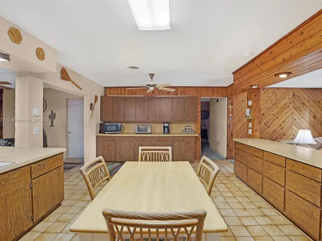 17305 SW 303rd St, Homestead FL 33030