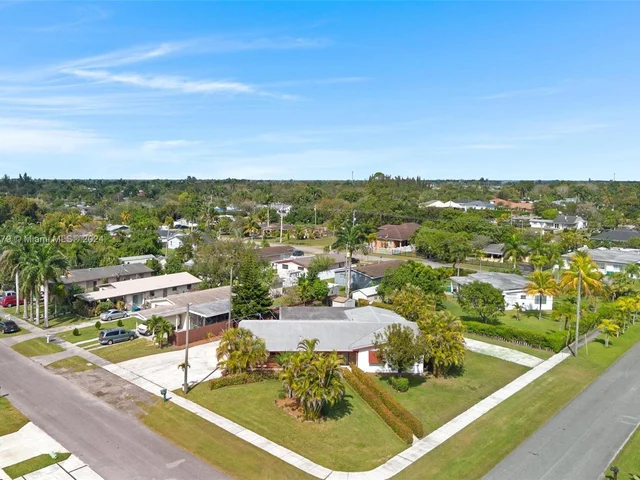 17305 SW 303rd St, Homestead FL 33030