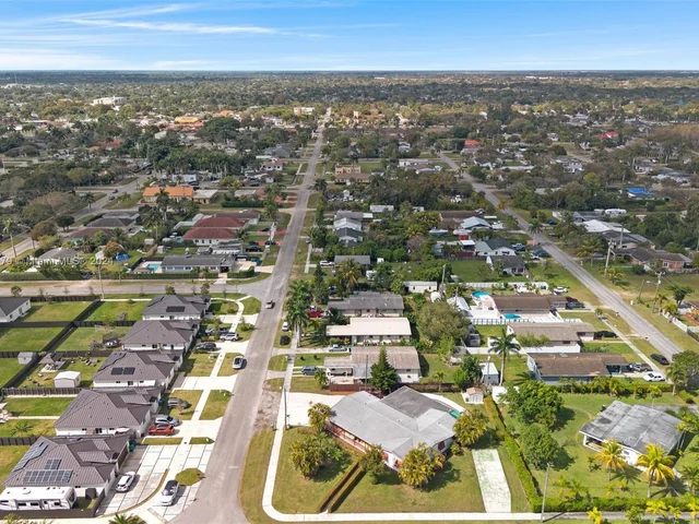 17305 SW 303rd St, Homestead FL 33030