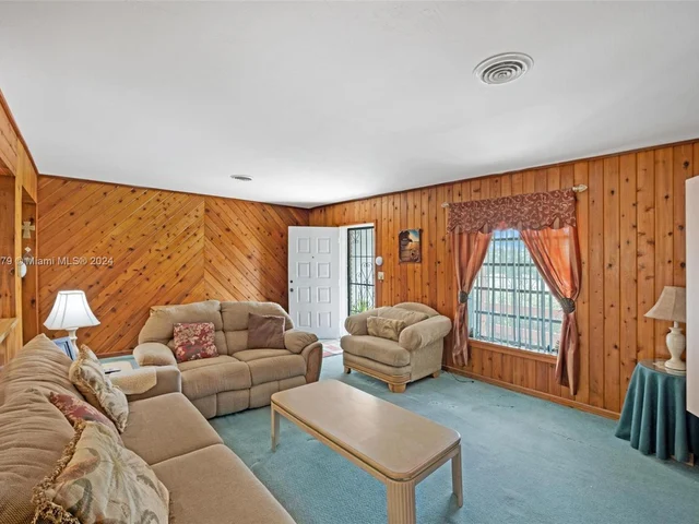 17305 SW 303rd St, Homestead FL 33030