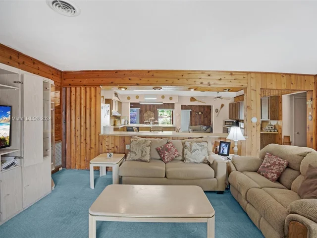 17305 SW 303rd St, Homestead FL 33030