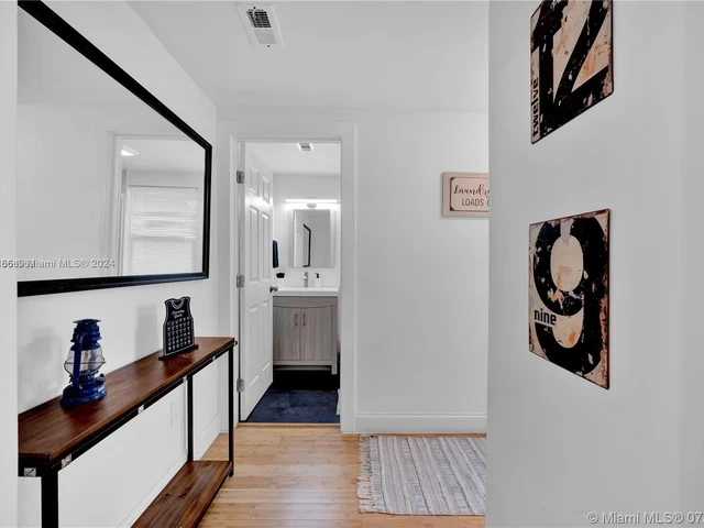 2614 Monroe St, Hollywood FL 33020